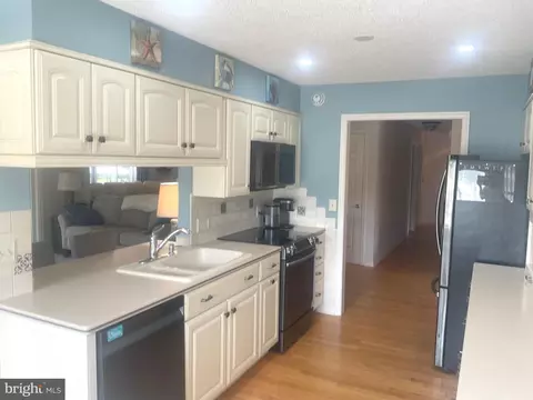Kitchen - 560 Troon Rd, Dover, DE 19904 photo 2 of 2
