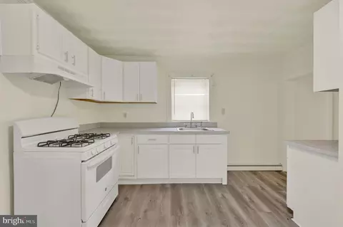 Entry Way - 149 N Queen St, Dover, DE 19904 photo 1 of 2