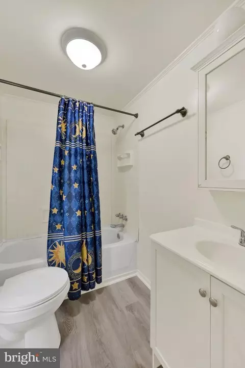 Bath - 149 N Queen St, Dover, DE 19904 photo 1 of 1
