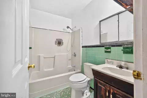 Bath - 263 N Governors Blvd, Dover, DE 19901 photo 1 of 1