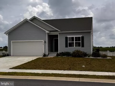 318 Pontoon Dr, Felton, DE 19943