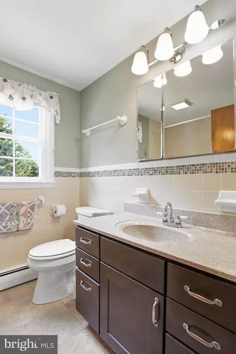 Bath - 134 S Fairfield Dr, Dover, DE 19901 photo 4 of 5