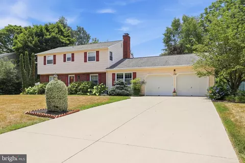 Exterior - 134 S Fairfield Dr, Dover, DE 19901 photo 3 of 14