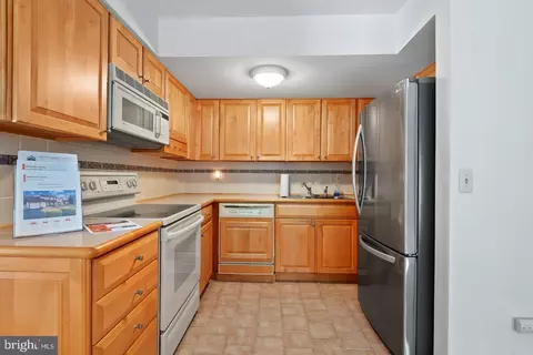 Kitchen - 6 Whitemarsh Ct, Dover, DE 19904 photo 2 of 3