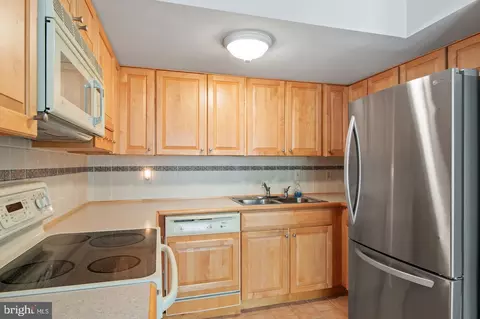 Kitchen - 6 Whitemarsh Ct, Dover, DE 19904 photo 3 of 3
