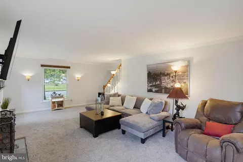 Living - 1103 Westview Ter, Dover, DE 19904 photo 2 of 2