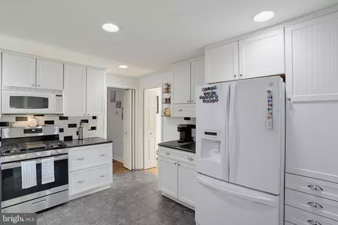 Kitchen - 1103 Westview Ter, Dover, DE 19904 photo 2 of 4
