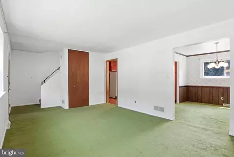 Living - 314 Alder Rd, Dover, DE 19904 photo 3 of 4