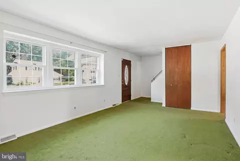 Living - 314 Alder Rd, Dover, DE 19904 photo 2 of 4