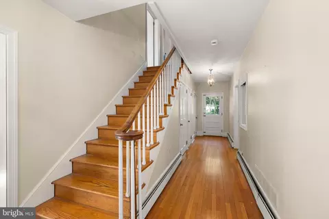 Entry Way - 520 N State St, Dover, DE 19901 photo 1 of 3