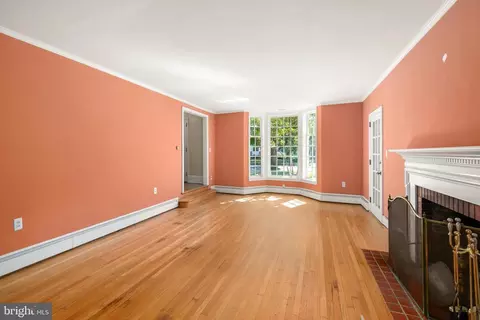 Living - 520 N State St, Dover, DE 19901 photo 2 of 6