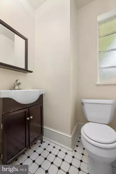 Bath - 520 N State St, Dover, DE 19901 photo 1 of 6