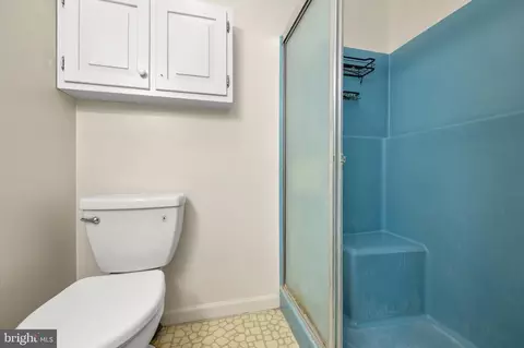 Bath - 520 N State St, Dover, DE 19901 photo 2 of 6