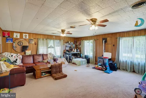 Living - 21 Roosevelt Ave, Dover, DE 19901 photo 1 of 2