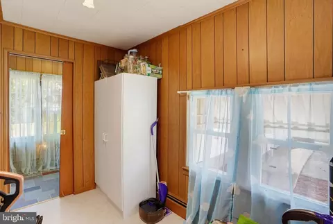 Entry Way - 21 Roosevelt Ave, Dover, DE 19901 photo 2 of 3