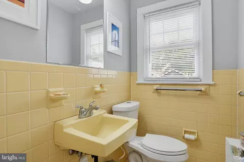 Bath - 517 Greenhill Rd, Dover, DE 19901 photo 1 of 2