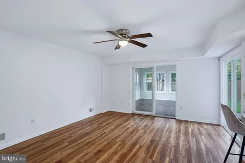 Living - 19 Heatherfield Way, Dover, DE 19904 photo 3 of 4