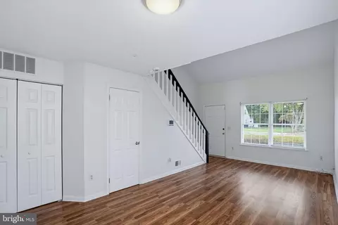 Living - 19 Heatherfield Way, Dover, DE 19904 photo 1 of 4