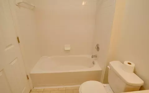 Bath - 50 E Fred Cir, Camden, DE 19934 photo 4 of 6