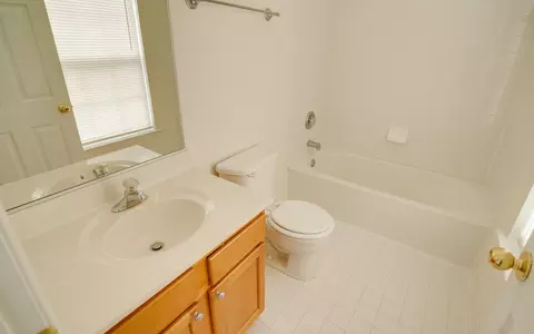 Bath - 50 E Fred Cir, Camden, DE 19934 photo 1 of 6