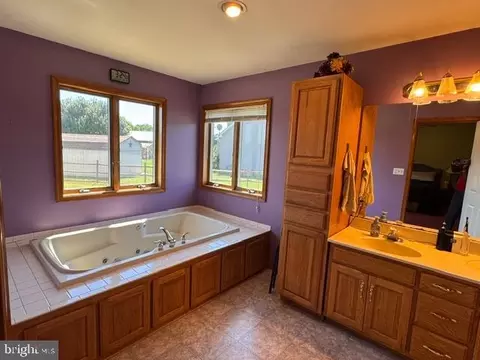 Bath - 27 Integro Dr, Clayton, DE 19938 photo 2 of 2