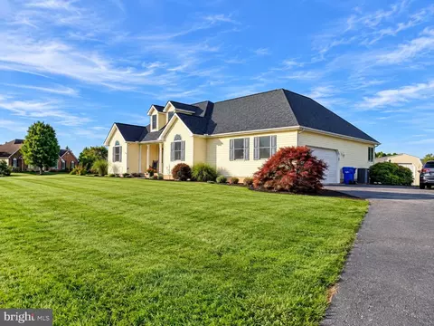 Exterior - 27 Integro Dr, Clayton, DE 19938 photo 2 of 4