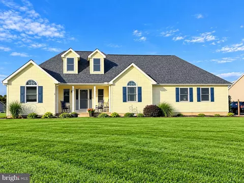 27 Integro Dr, Clayton, DE 19938