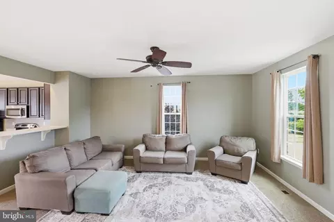 Living - 522 Ann Moore St, Dover, DE 19904 photo 4 of 4
