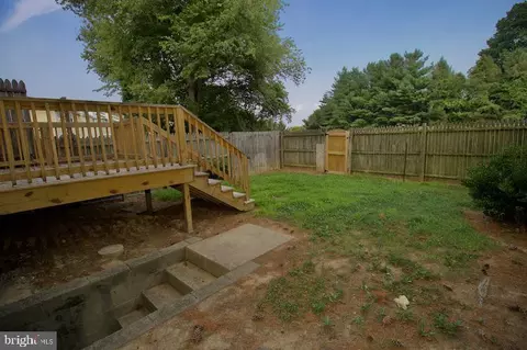 Exterior - 42 Heritage Dr, Dover, DE 19904 photo 4 of 9