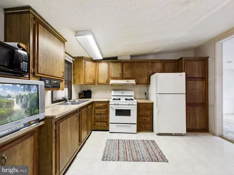Kitchen - 136 Gordon Pl, Dover, DE 19901 photo 1 of 2