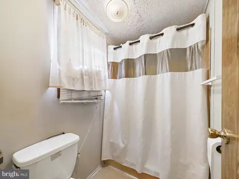 Bath - 136 Gordon Pl, Dover, DE 19901 photo 3 of 3
