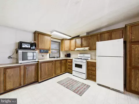 Kitchen - 136 Gordon Pl, Dover, DE 19901 photo 2 of 2