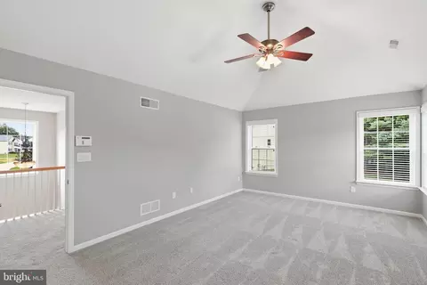 Entry Way - 39 Lakshman Ct, Dover, DE 19904 photo 10 of 13