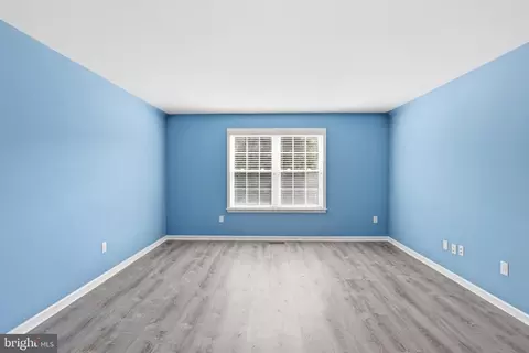 Living - 39 Lakshman Ct, Dover, DE 19904 photo 6 of 6