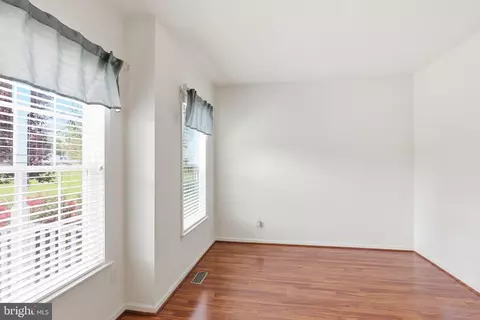 Living - 39 Lakshman Ct, Dover, DE 19904 photo 1 of 6