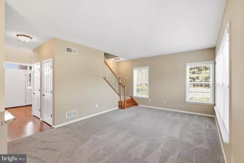 Living - 39 Lakshman Ct, Dover, DE 19904 photo 3 of 6