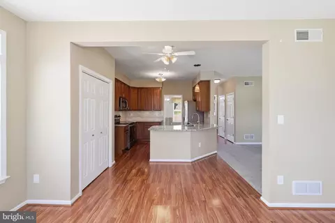 Entry Way - 39 Lakshman Ct, Dover, DE 19904 photo 6 of 13