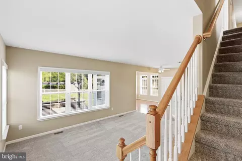 Living - 39 Lakshman Ct, Dover, DE 19904 photo 5 of 6