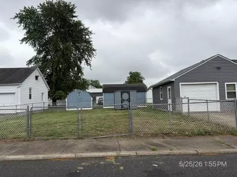 Exterior - 304 Second Ave, Harrington, DE 19952 photo 1 of 5