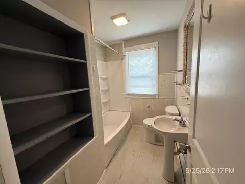 Bath - 304 Second Ave, Harrington, DE 19952 photo 1 of 1