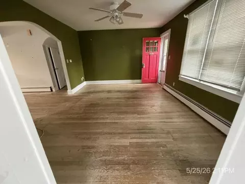 Living - 304 Second Ave, Harrington, DE 19952 photo 3 of 3