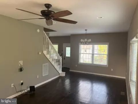 Living - 545 S State St, Dover, DE 19901 photo 1 of 2
