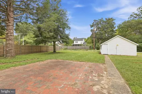 Exterior - 529 E Loockerman St, Dover, DE 19901 photo 4 of 8