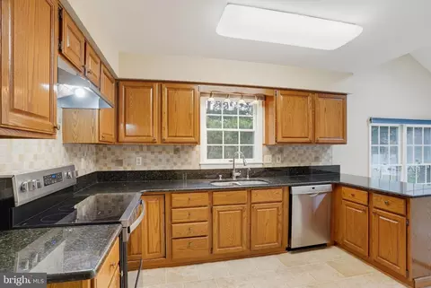 Kitchen - 164 Burning Tree Rd, Dover, DE 19904 photo 2 of 5