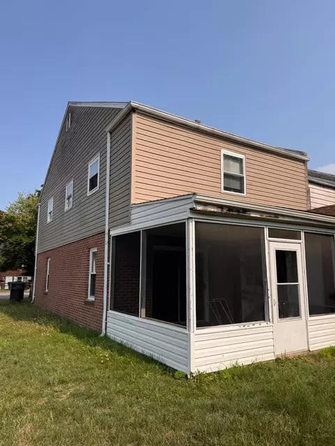 Exterior - 450 Barrister Pl, Dover, DE 19901 photo 3 of 5