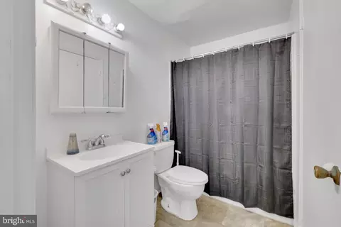 Bath - 499 Barrister Pl, Dover, DE 19901 photo 1 of 1