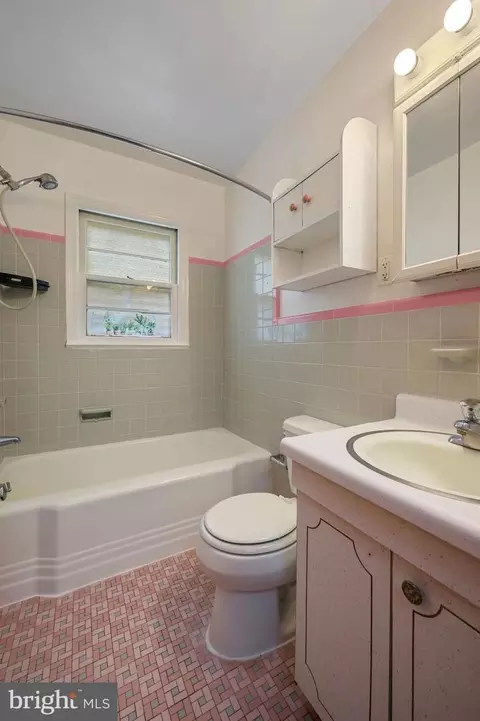 Bath - 766 S Halsey Rd, Dover, DE 19901 photo 1 of 1
