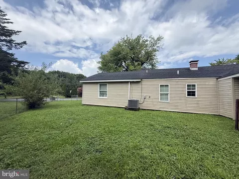 Exterior - 2022 Horsepond Rd, Dover, DE 19901 photo 2 of 3