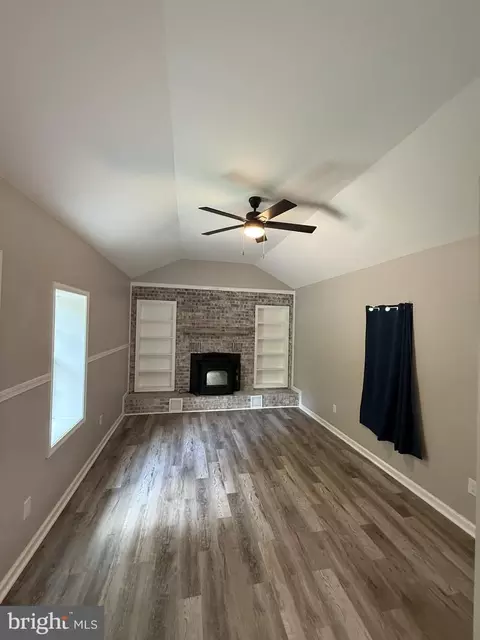 Living - 2022 Horsepond Rd, Dover, DE 19901 photo 2 of 2