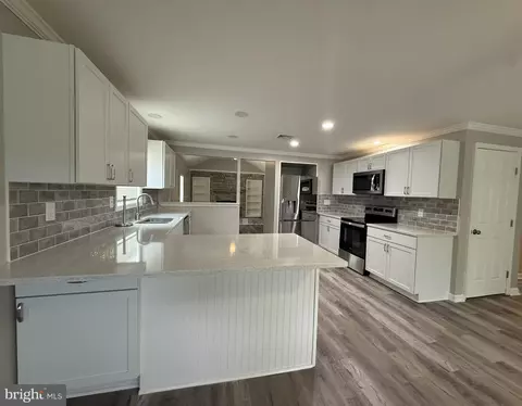 Kitchen - 2022 Horsepond Rd, Dover, DE 19901 photo 2 of 2